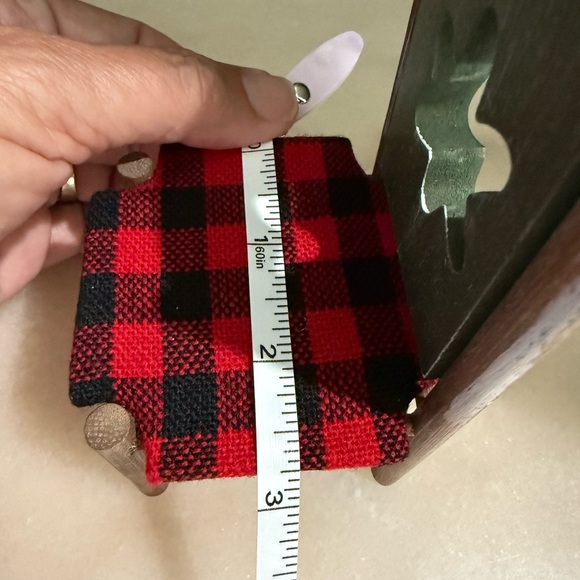 5 1/2” Dollhouse Chair Snowflake Cutout Buffalo Plaid - Picture 5 of 5
